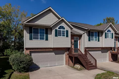 1129 33rd Avenue Cir, Silvis, IL 61282