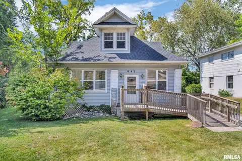 642 15th St, Bettendorf, IA 52722
