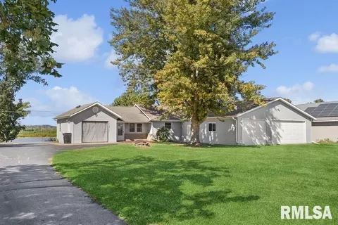 5620 Riverview Circle Dr, Thomson, IL 61285