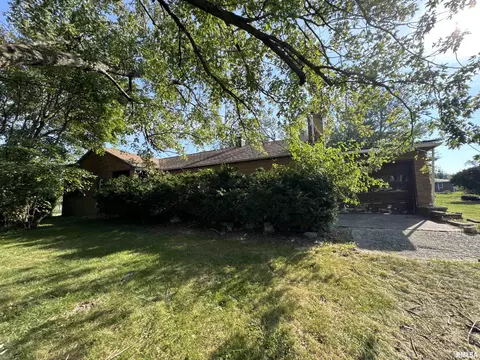 526 Oak St, Toulon, IL 61483