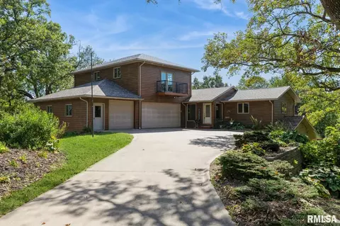 27499 265th St, Princeton, IA 52768