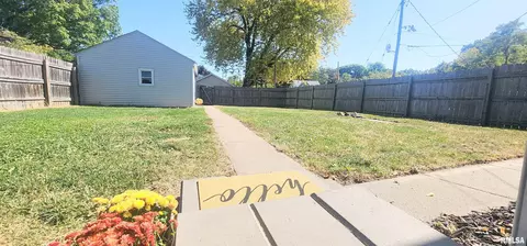 429 9th St, Silvis, IL 61282 photo 2