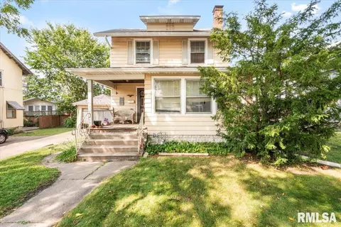 230 E Garfield St, Davenport, IA 52803