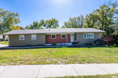 1223 Hillside Dr, Bettendorf, IA 52722