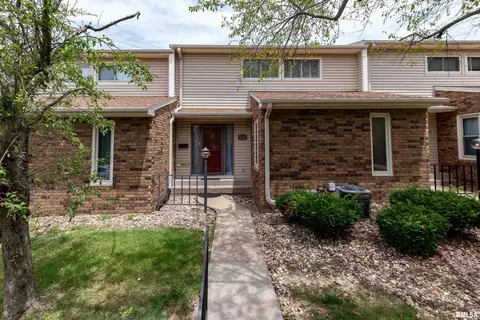3554 56th Street Pl, Moline, IL 61265