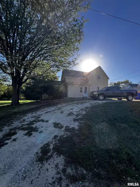 416 S Maple Ave, Kewanee, IL 61443 photo 1