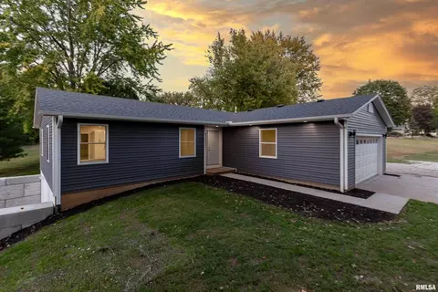 26850 229th St, Le Claire, IA 52753