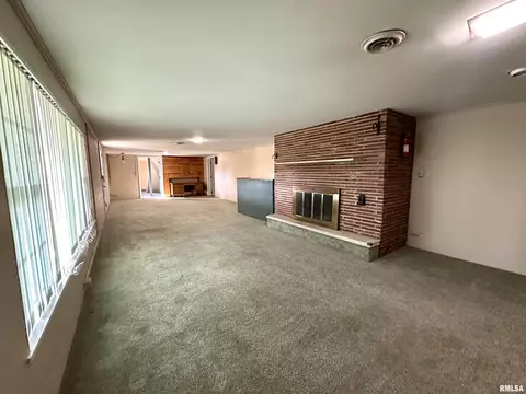 703 Orchard Dr, Macomb, IL 61455 photo 13