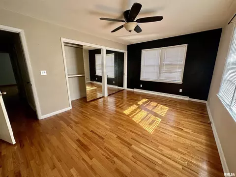 703 Orchard Dr, Macomb, IL 61455 photo 6