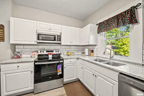 1135 12th Ave, Moline, IL 61265 photo 7