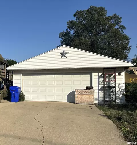 301 E Oak St, Kewanee, IL 61443 photo 42