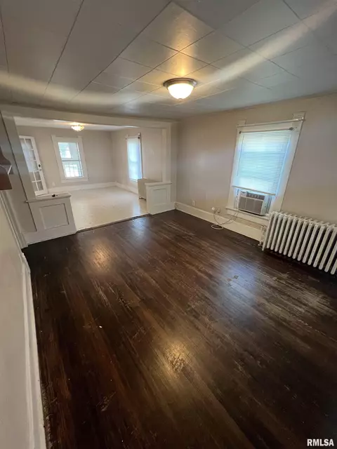 303 W Williams St, Atkinson, IL 61235 photo 3