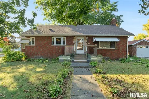 208 N Grove St, Walcott, IA 52773
