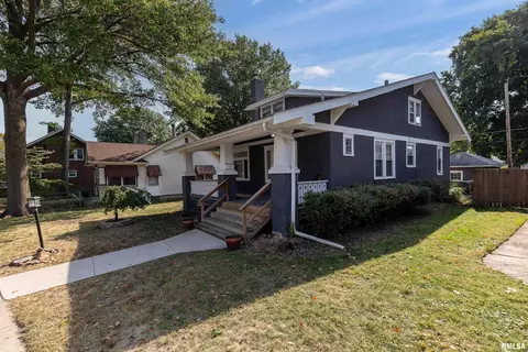 5 Thode Ct, Davenport, IA 52802