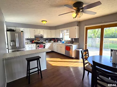 10 Edgebrook St, Centralia, IL 62801 photo 5