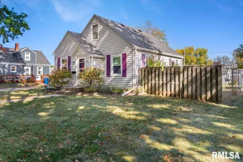 2020 4th St, Moline, IL 61265 photo 2