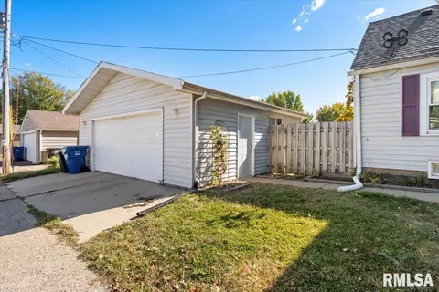 2020 4th St, Moline, IL 61265 photo 8