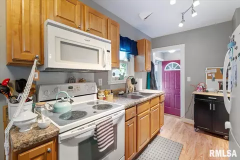 2020 4th St, Moline, IL 61265 photo 16