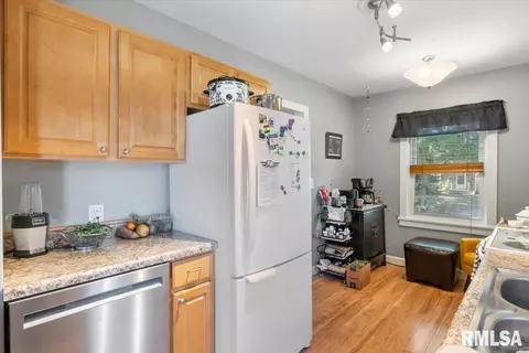 2020 4th St, Moline, IL 61265 photo 17