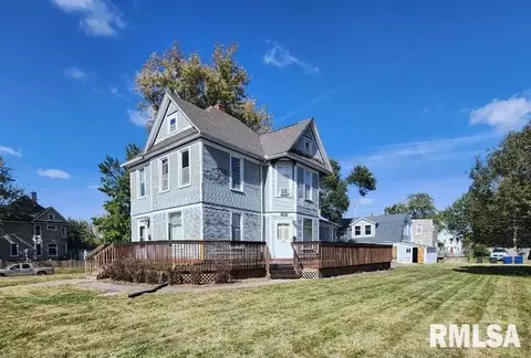 1352 W 15th St, Davenport, IA 52804