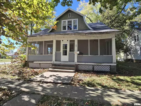 307 S Capitol Ave, Mount Sterling, IL 62353