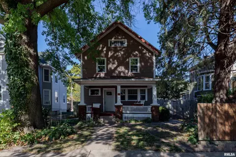 1111 14th Ave, Moline, IL 61265