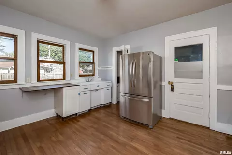 1111 14th Ave, Moline, IL 61265 photo 17