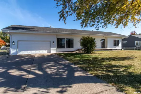 5633 Northwest Blvd, Davenport, IA 52806