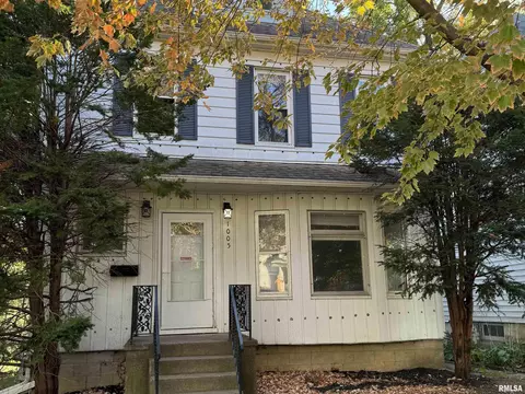 1005 E 15th St, Davenport, IA 52803