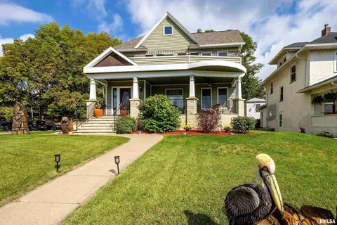 1918 E 12th St, Davenport, IA 52803
