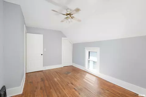 132 12th St, Silvis, IL 61282 photo 18