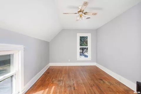 132 12th St, Silvis, IL 61282 photo 17