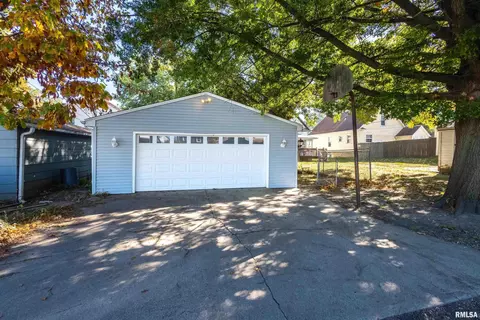 132 12th St, Silvis, IL 61282 photo 25