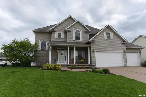 2631 E 58th St, Davenport, IA 52807