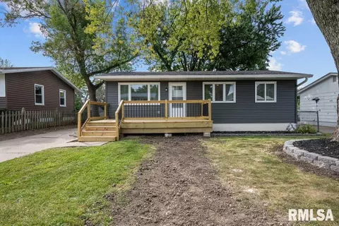 3203 W 67th St, Davenport, IA 52806