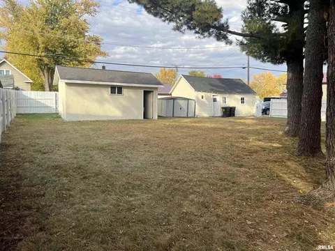 1231 16th Ave, Fulton, IL 61252 photo 2