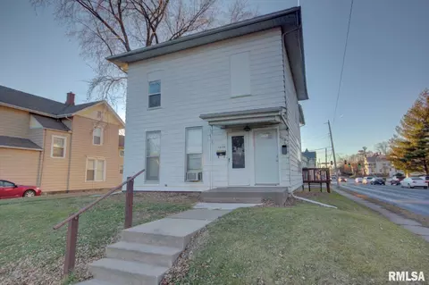 1826 Davenport Ave, Davenport, IA 52803