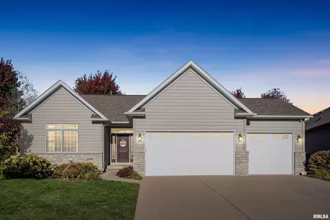 4406 W Kingston Cir, Bettendorf, IA 52722