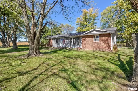 15585 Mt Zion Rd, Benton, IL 62812
