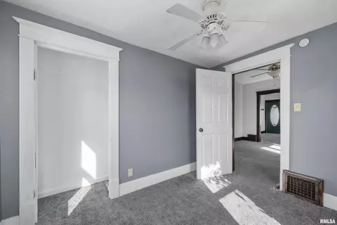 2121 3rd St, Moline, IL 61265 photo 14