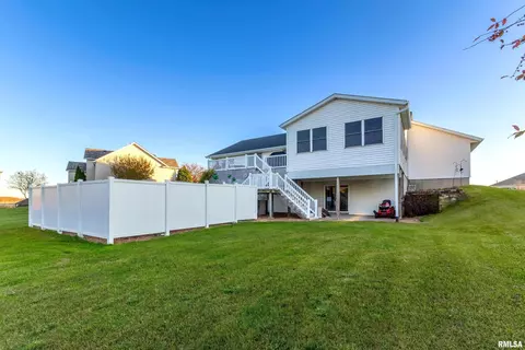18 Dawn Ct, Eldridge, IA 52748 photo 31