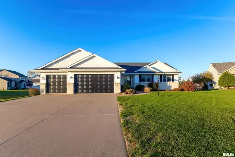 18 Dawn Ct, Eldridge, IA 52748 photo 36