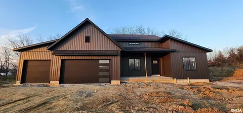 1900 Zara Trce, Clinton, IA 52732