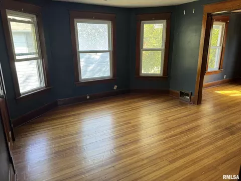 1029 18th Ave, Moline, IL 61265 photo 9