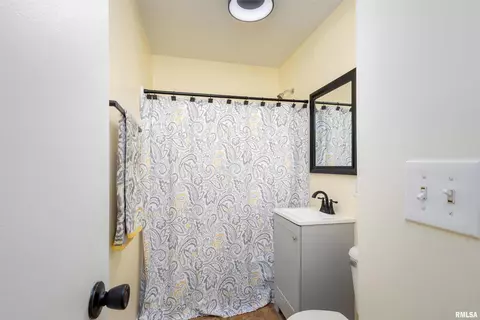 1836 31st St, Moline, IL 61265 photo 9