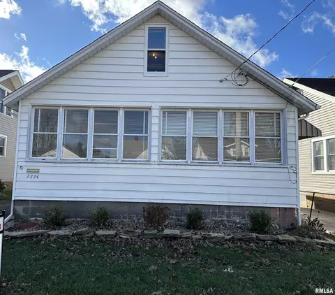 2224 W Barker Ave, West Peoria, IL 61604