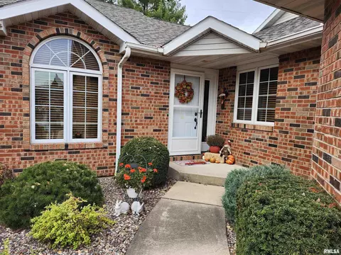 2726 NE Kings Pointe, Quincy, IL 62305