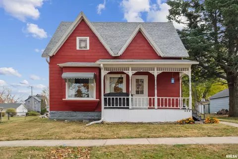 409 5th Ave, Clarence, IA 52216