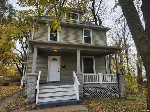 611 Grand Ave, Davenport, IA 52803