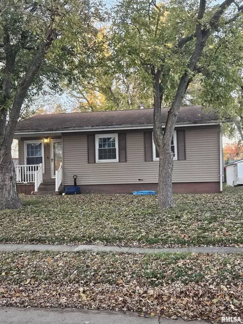 1413 20th Ave, Silvis, IL 61282